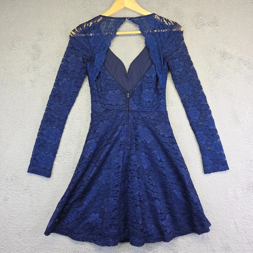 Trixxi Dress Womens XS‎ Blue V Neck Lace Overlay Keyhole Back Cocktail Night Out